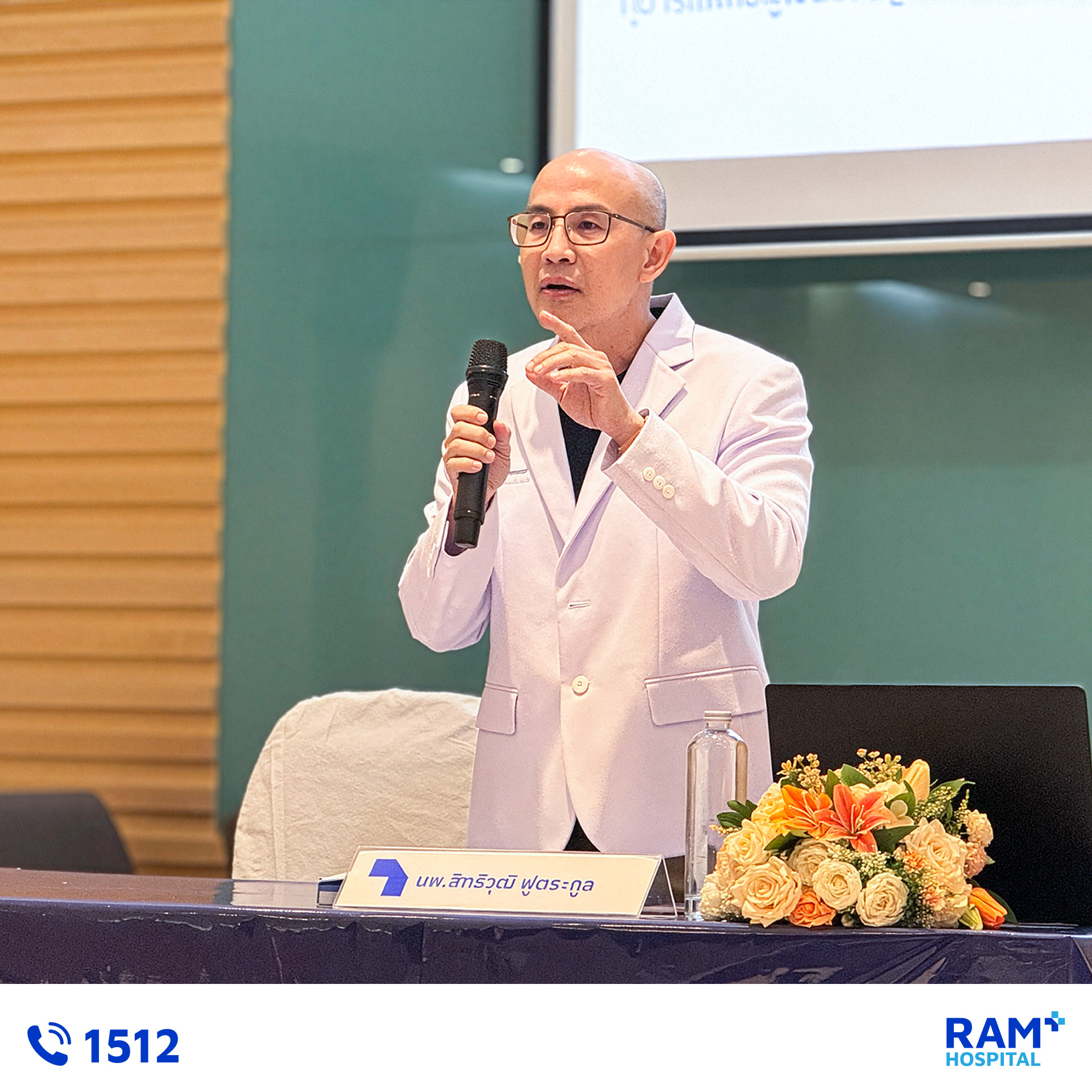 healthy mom and bebies