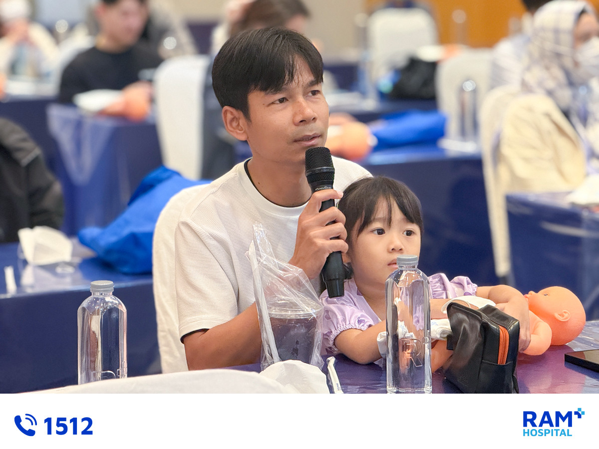 healthy mom and bebies