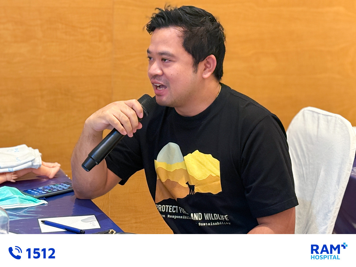 healthy mom and bebies