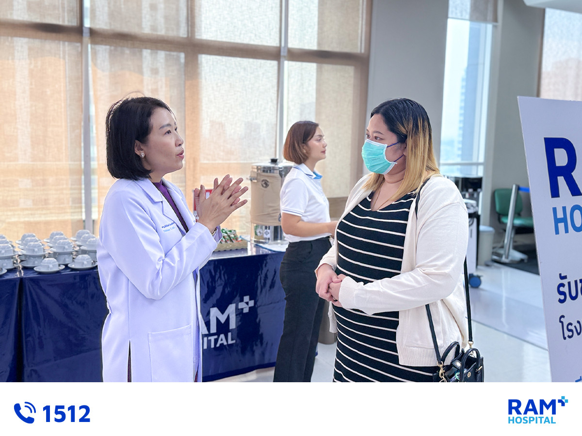 healthy mom and bebies