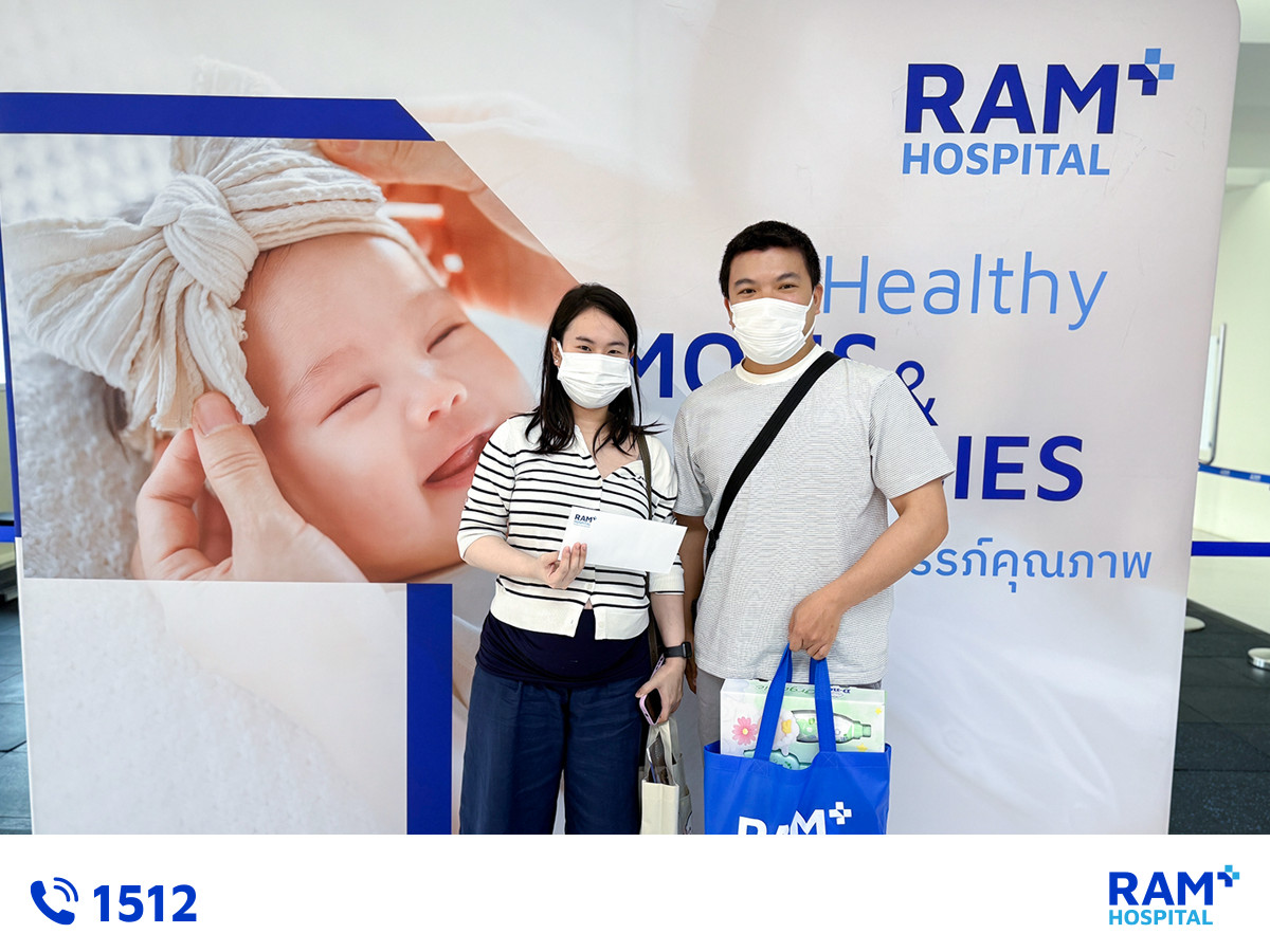 healthy mom and bebies